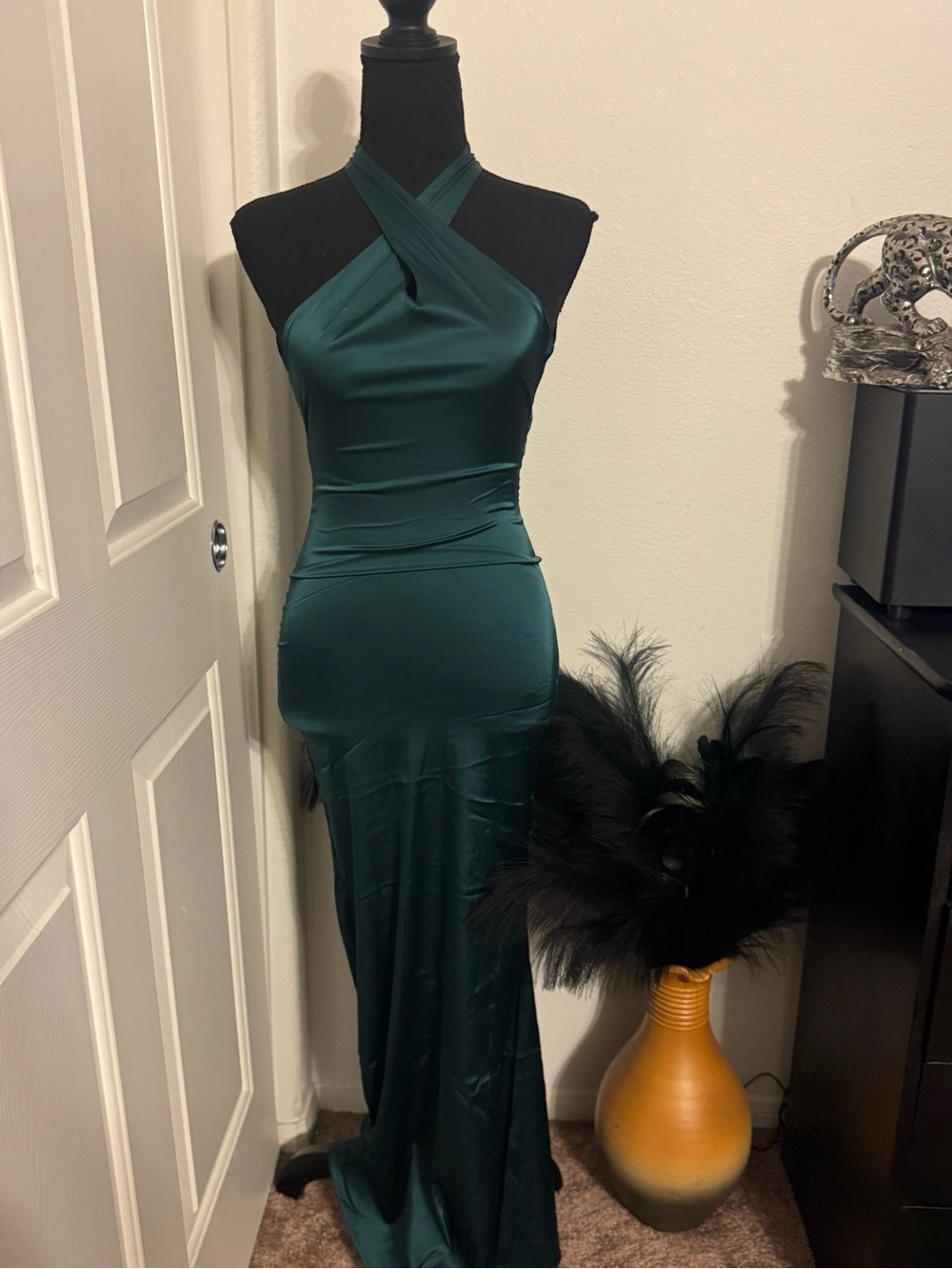 Elegant Emerald Green Halter Maxi Dress